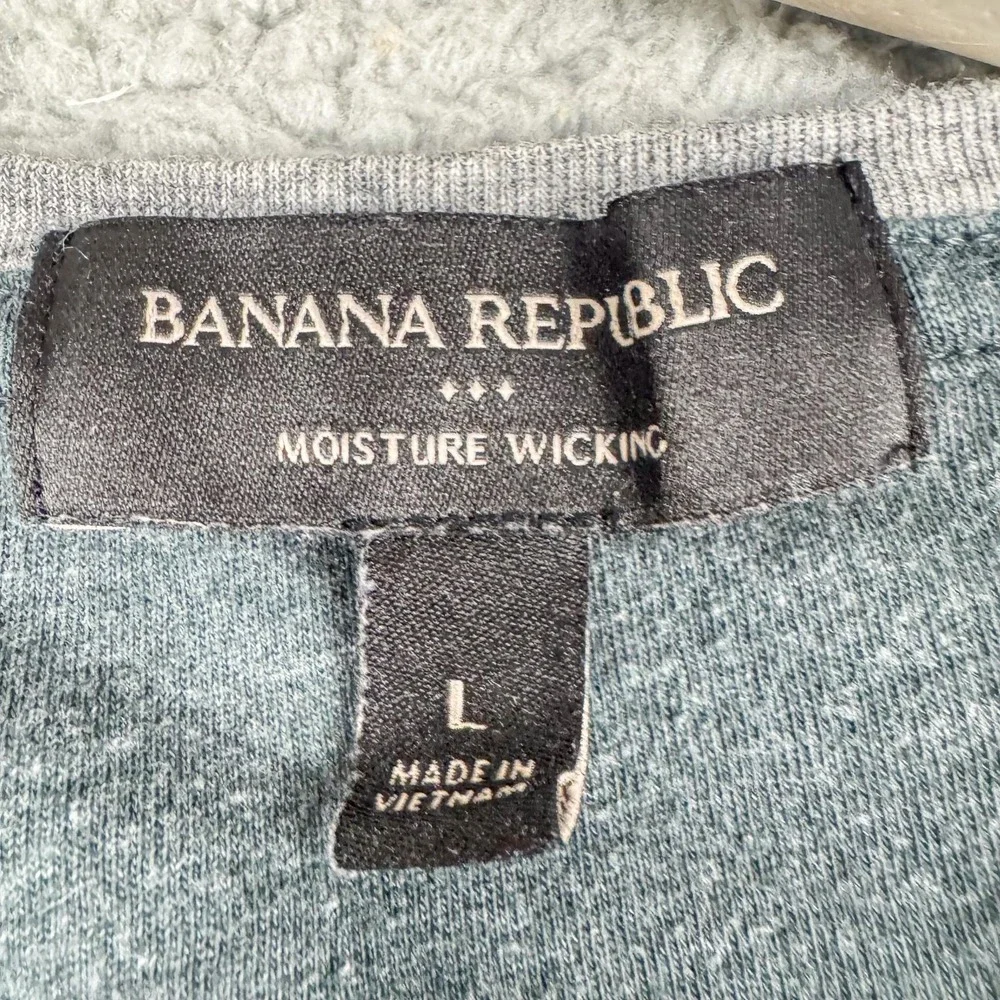 Banana Republic Shirt Mens Large‎ Gray Moisture Wicking Long Sleeve Crewneck Gym